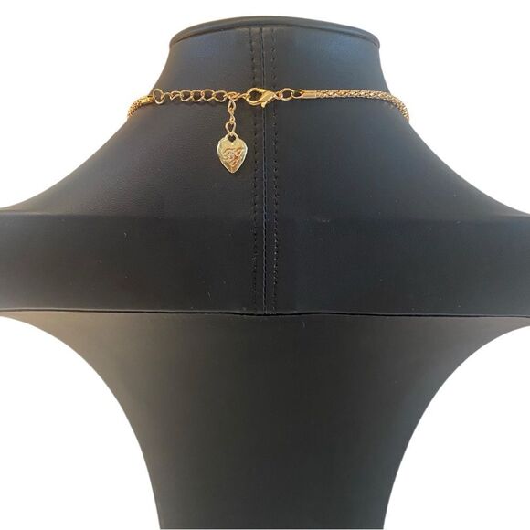 Sparkly Red Santa Claus Pendant on Long Gold Toned Chain. - Picture 6 of 7